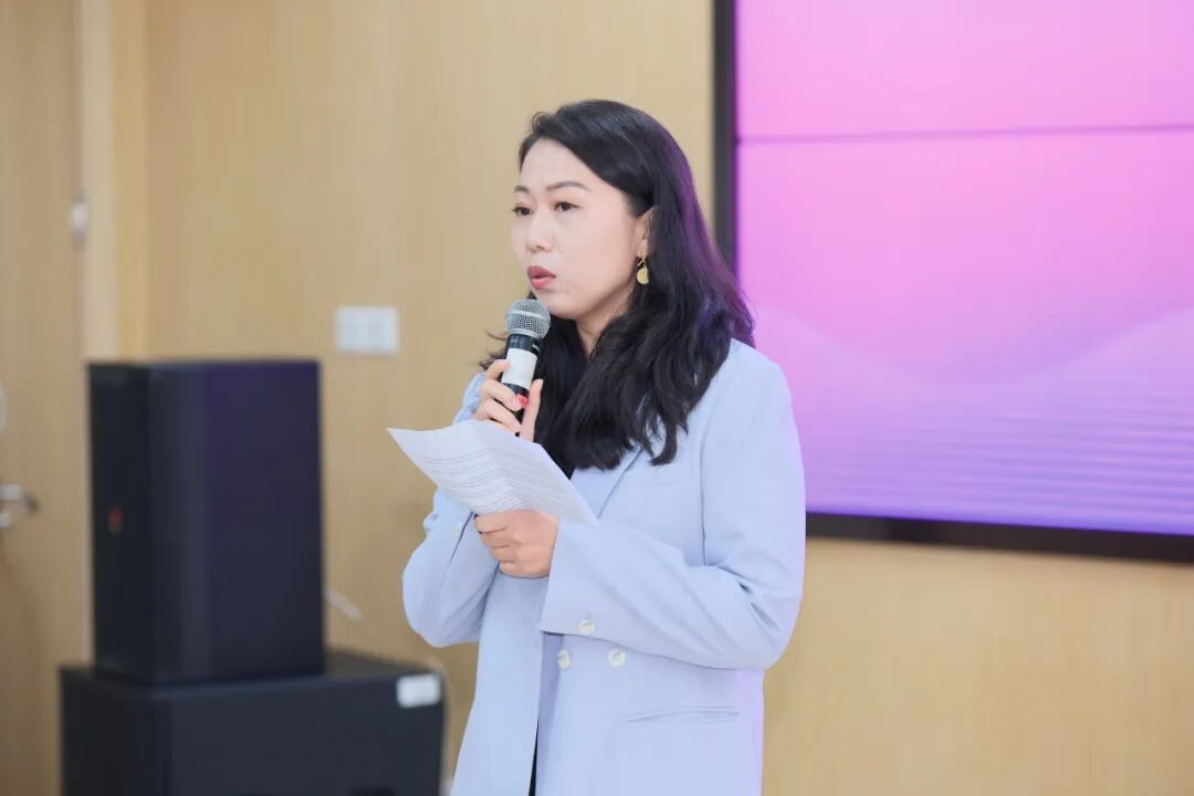 共同见证这一重要时刻
