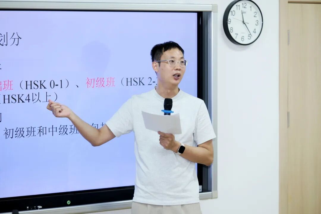 共同见证这一重要时刻