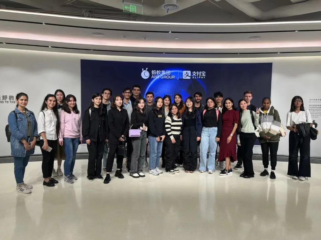 开云平台福利入口预科部文科1班师生一
